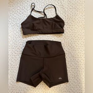 Medium Alo Yoga Airlift Intrigue Bra & 3” High-Waist Airlift Short in Brown